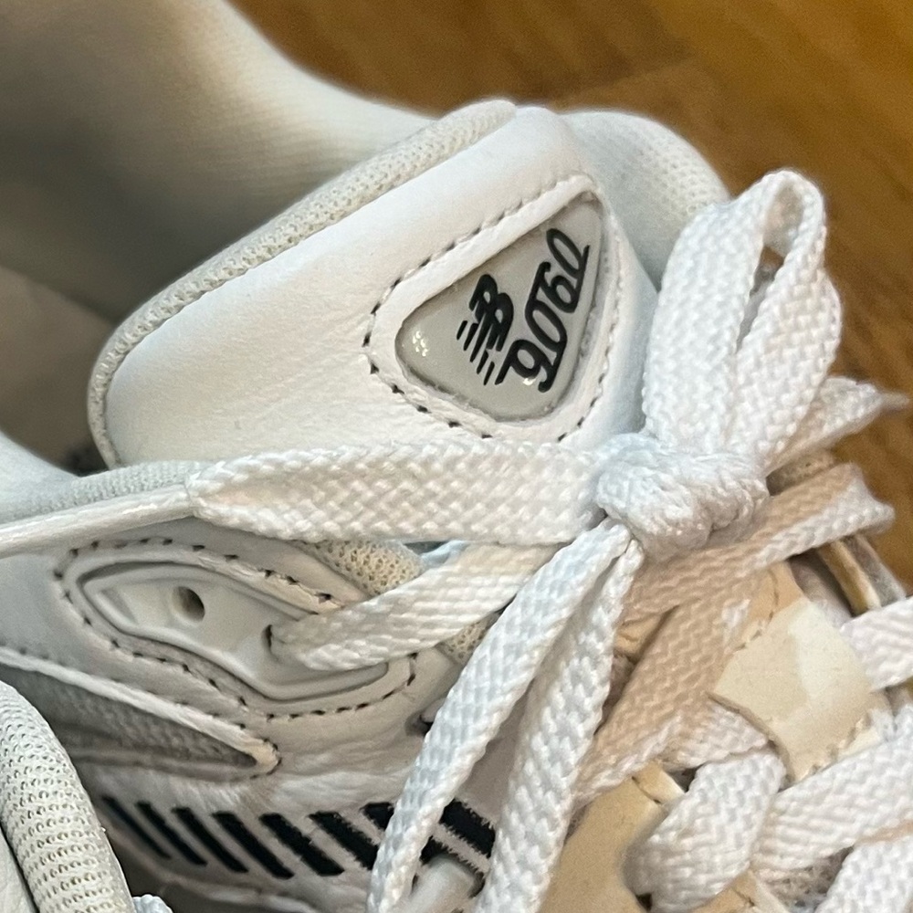 New Balance White and Black 9060 - Picture 4 of 6